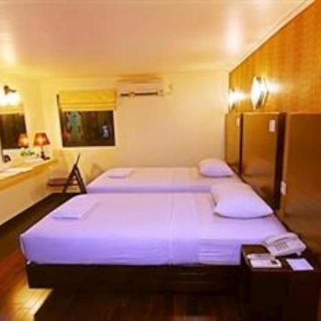 Mervit Hotel Padang  Zewnętrze zdjęcie