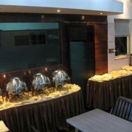 Mervit Hotel Padang  Zewnętrze zdjęcie