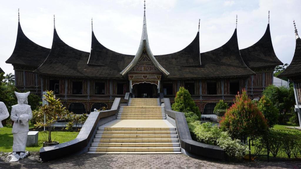 Mervit Hotel Padang  Zewnętrze zdjęcie